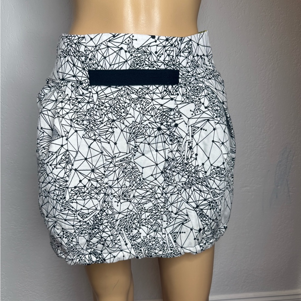 SKUNKFUNK Galina Mini Skirt Women's Size 1 Geometric White Black